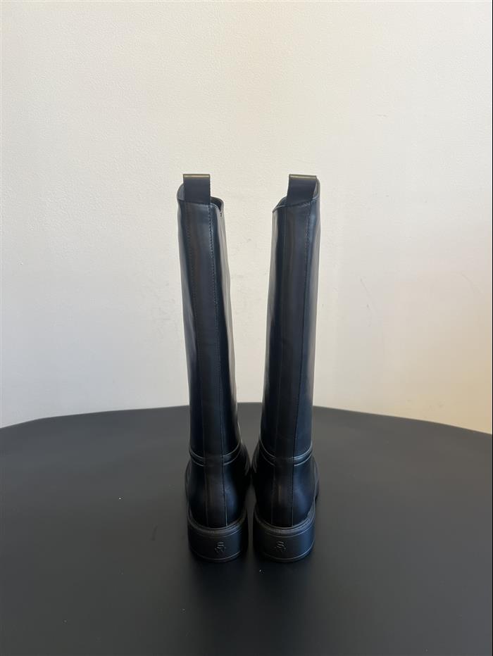 20251128173018645 520